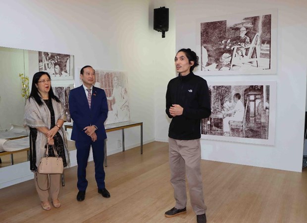 Le peintre belgo-vietnamien trouve ses racines à travers la peinture
